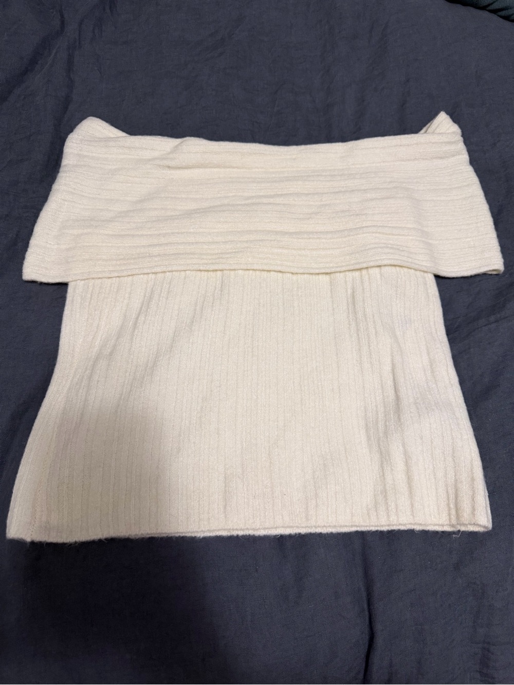 Abercrombie & Fitch Cream Ribbed Off-Shoulder Sweater